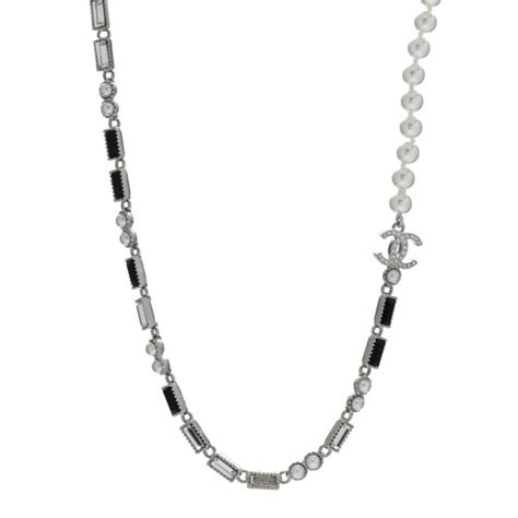 Chanel Pearl Baguette Crystal CC Choker Necklace in Silver 